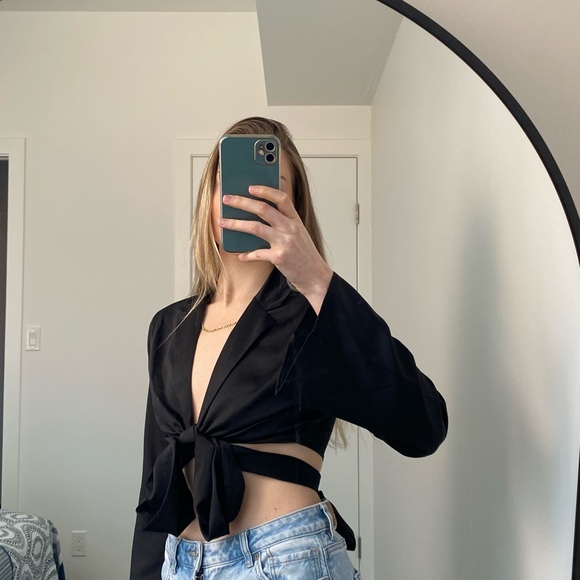 Dynamite Satin Crop top - going out top - Black - Small- Low Cut - Picture 1 of 4